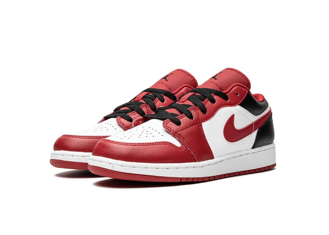 Nike Air Jordan 1 Low Bulls (GS) - PLUGSNEAKRS