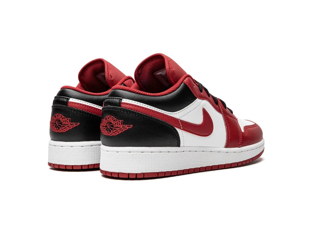 Nike Air Jordan 1 Low Bulls (GS) - PLUGSNEAKRS